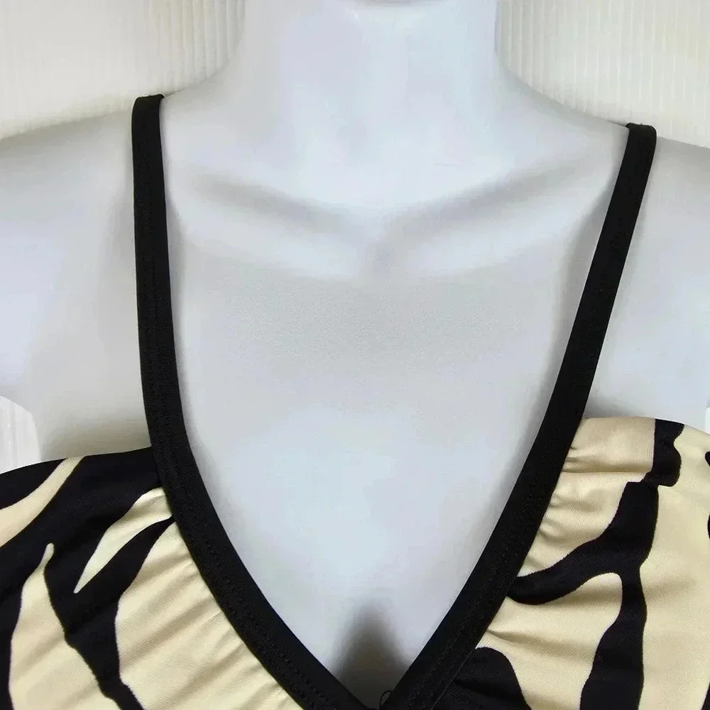 NWT Sanctuary Women’s Black Cream Abstract Print Ruched One Piece Swimsuit Small